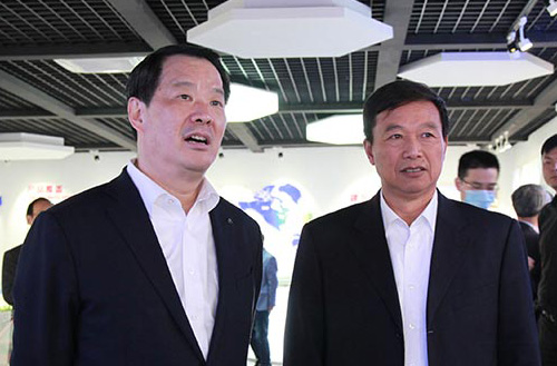 中建材總裁、中國(guó)工程院院士彭壽一行蒞臨鵬飛集團(tuán)考察
